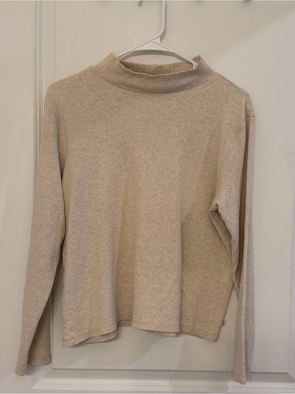 Liz Claiborne Women's Ribbed Crewneck Sweater in Light Taupe